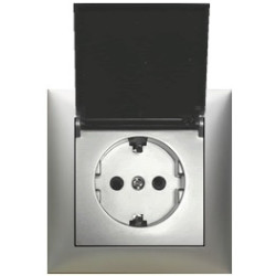 Розетка с з/к, шторками и крышкой (серебристый металлик) LK45 Мозаик, 851503