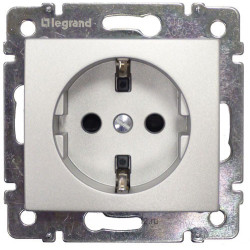 Розетка электрическая Legrand Valena, 2к+З, 16А, 58x51, шторки защитные, цвет: алюминий, автоматические зажимы
