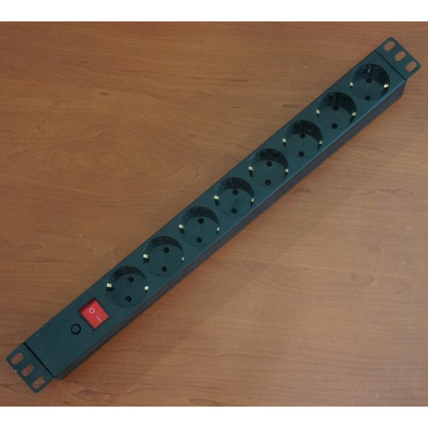 Блок розеток 19 1U, 8 розеток 2К+З, гнездо под шнур, 10 А чорного цвета Блок розеток 19 1U, 8 розеток 2К+З, гнездо под шнур, 10 А чорного цвета