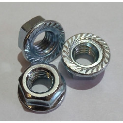 Гайка М8 со стопорным бортиком  (DIN 6923)  Гайка М8 со стопорным бортиком  (DIN 6923)