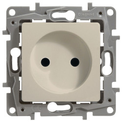 LEGRAND 672334 Модуль розетки 2К со шторками, 10AX, с винтовыми зажимами, немецкий стандарт, слоновая кость, ETIKA