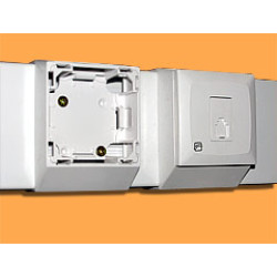 10149 ABR Фронтальный адаптер Суппорт 45х45 для 75х20 накладной (серия 47)